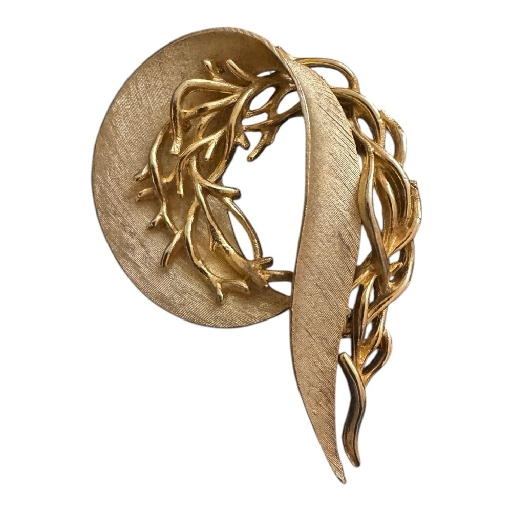 Gold tone metal twigs brooch - Picture 4 of 5